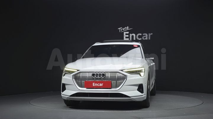 Audi e-tron 2020 — 3