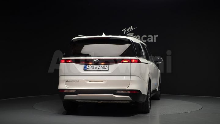 Kia Carnival 2021 — 4