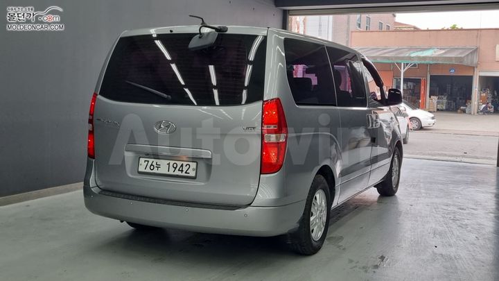 Hyundai Starex 2015 — 2