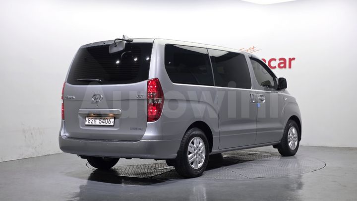 Hyundai Starex 2021 — 2