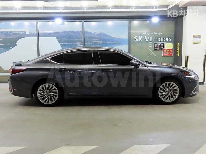 Lexus ES 2022 — 3