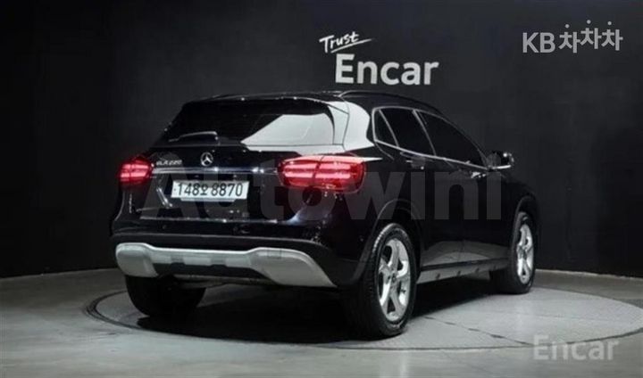 Mercedes Benz GLA Class 2019 — 2