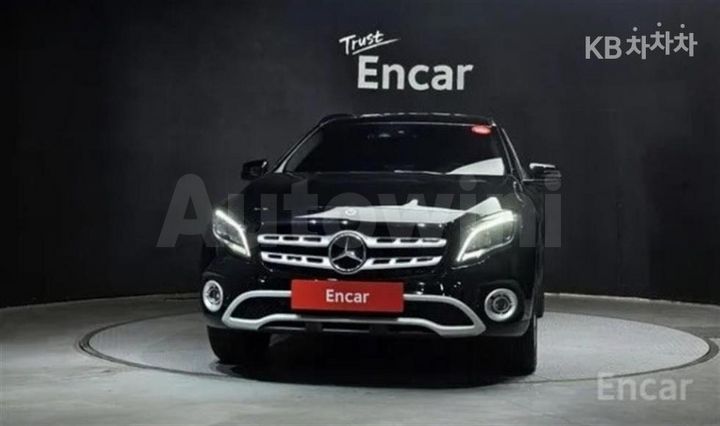 Mercedes Benz GLA Class 2019 — 3