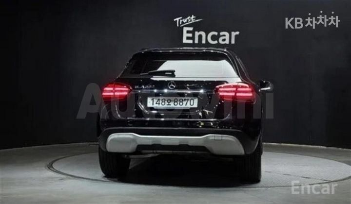 Mercedes Benz GLA Class 2019 — 4