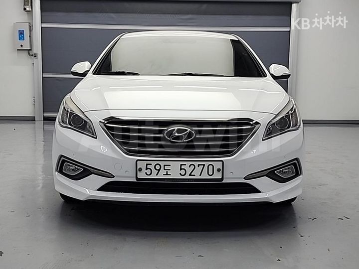 Hyundai Sonata 2015 KMHE341CBFA071057 — 2