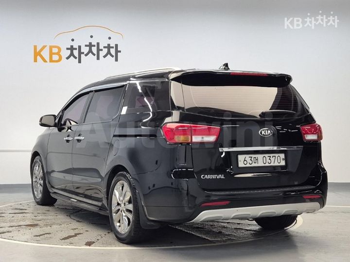 Kia Carnival 2017 KNAMC81ABHS297844 — 2
