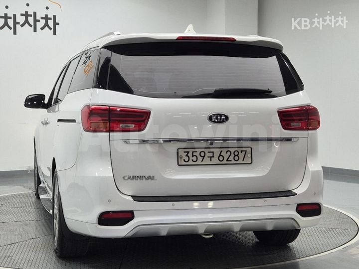 Kia Carnival 2019 KNAME81ABKS605502 — 2