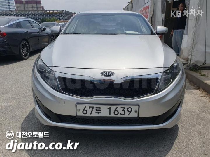 Kia K5 2011 KNAGM415BBA149906 — 2