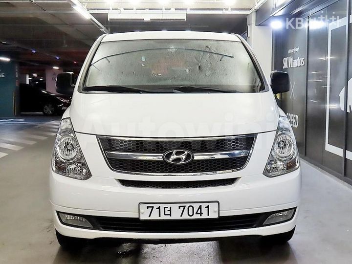 Hyundai Starex 2016 — 2