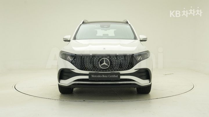 Mercedes Benz EQB
