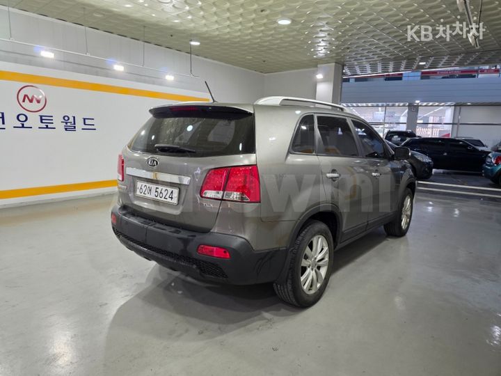 Kia Sorento 2010 — 5