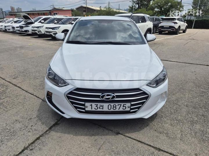 Hyundai Avante 2016 KMHD641DBGU031972 — 2