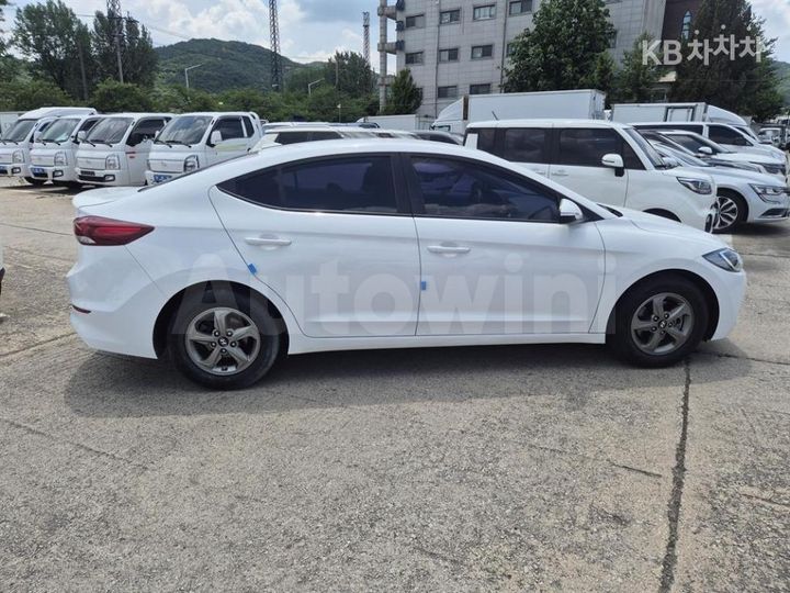 Hyundai Avante 2016 KMHD641DBGU031972 — 4