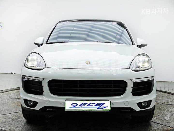 Porsche Cayenne 2016 WP1AF2924GKA48908 — 2