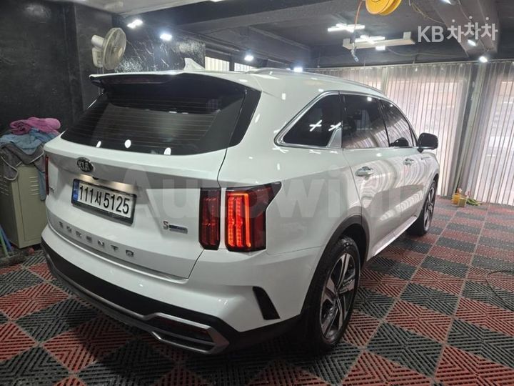 Kia Sorento 2021 KNARK81GBMA026009 — 4