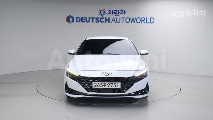 Hyundai Avante 2023 KMHLM41JGPU033357 — 3