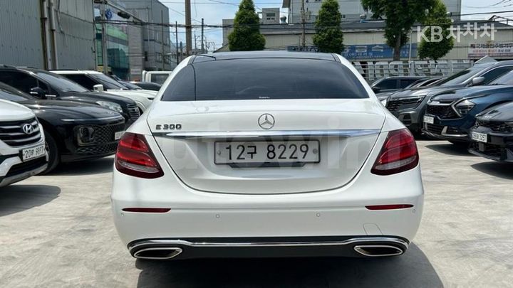 Mercedes-Benz E Class 2017 WDDZF4JB0HA068095 — 5