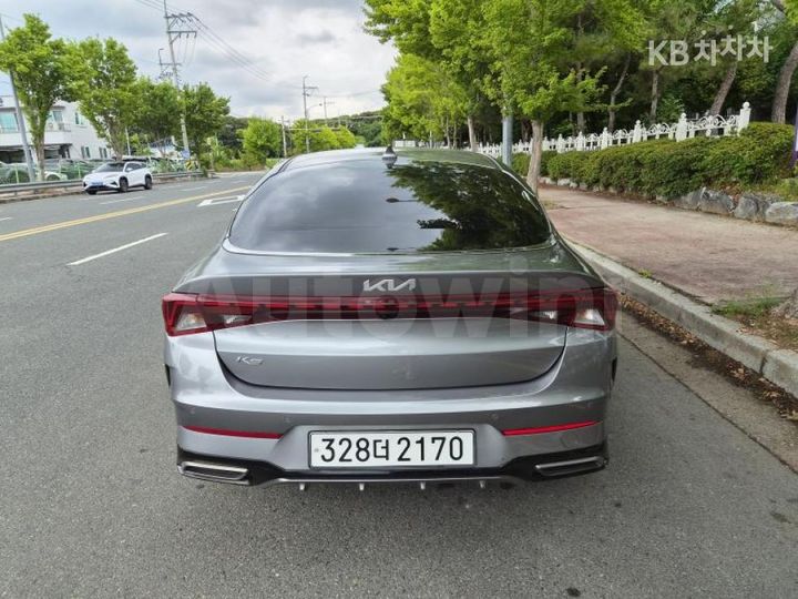 Kia K5 2022 KNAG241ABNA194916 — 4