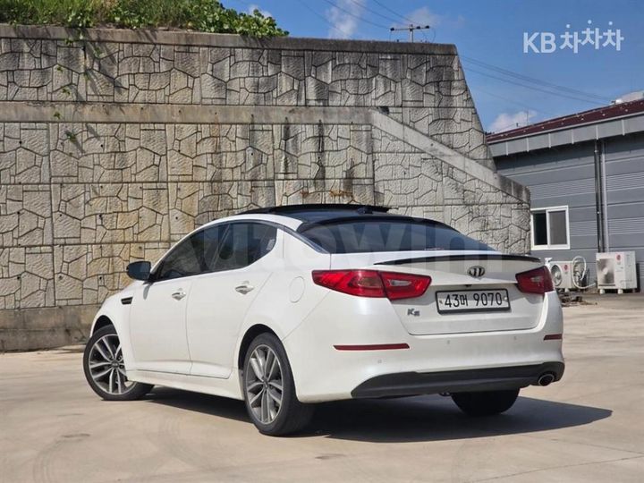 Kia K5 2014 KNAGM419BEA443152 — 2