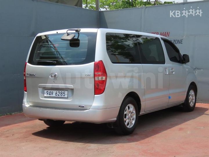 Hyundai Starex 2010 — 3