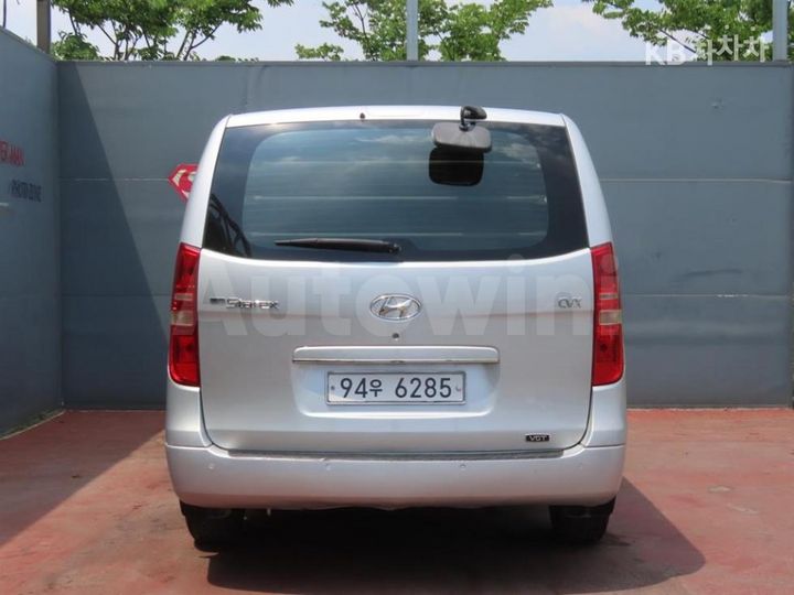 Hyundai Starex 2010 — 4