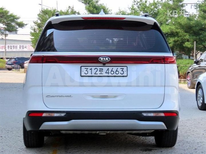 Kia Carnival 2021 KNANB81BBMS120045 — 4