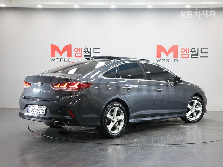 Hyundai Sonata 2018 KMHE341CBJA460850 — 3