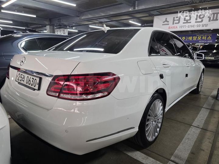 Mercedes-Benz E Class 2016 — 4
