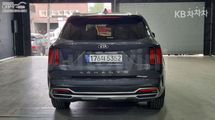 Kia Sorento 2021 KNARF81BHMA091237 — 4