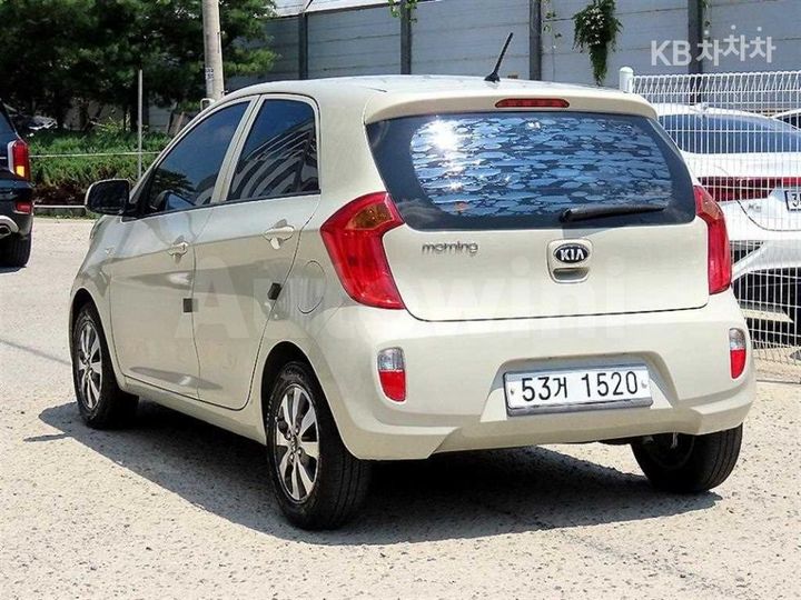 Kia Morning 2013 KNABX511BDT590658 — 3