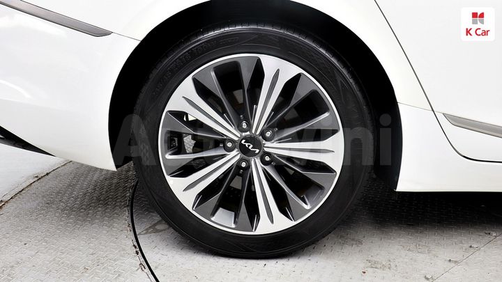 Kia K8 2022 KNAM6411BNA001462 — 2