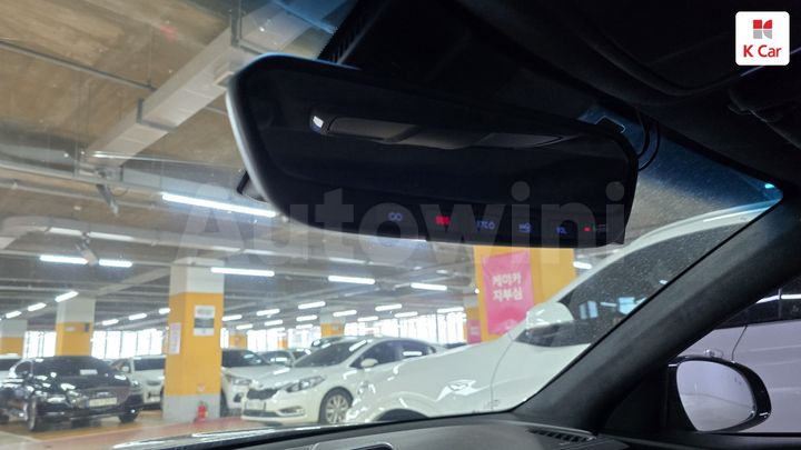 Genesis G70 2018 KMTG541EDJU014042 — 3