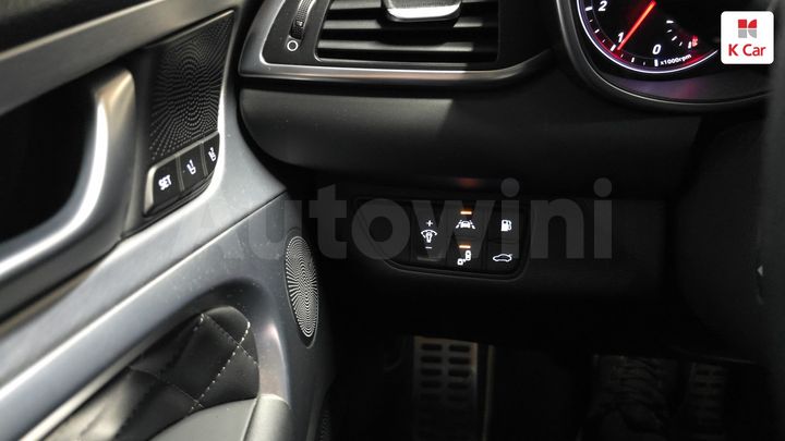 Genesis G70 2018 KMTG541EDJU014042 — 5