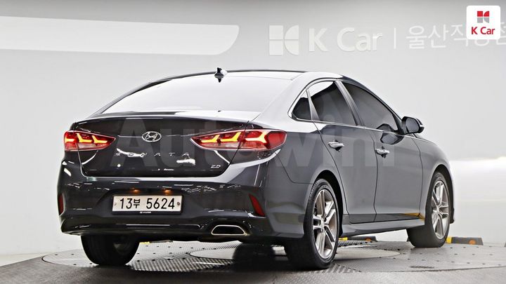 Hyundai Sonata 2019 KMHE341CBKA529354 — 2