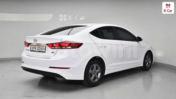 Hyundai Avante 2016 — 4