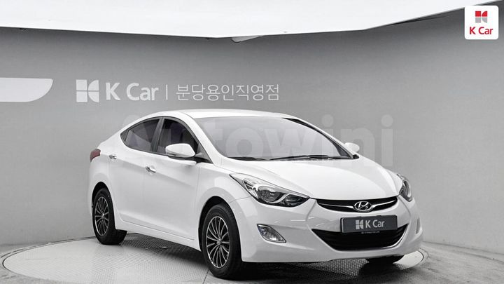 Hyundai Avante 2013 — 3
