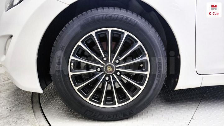 Hyundai Avante 2013 — 5