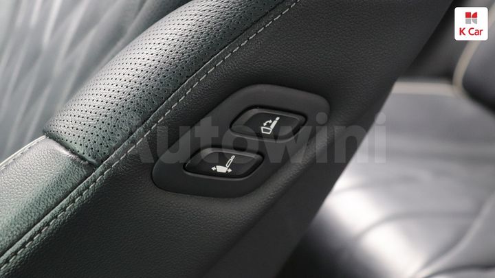 Genesis G80 2021 KMTGB41CDMU077637 — 2