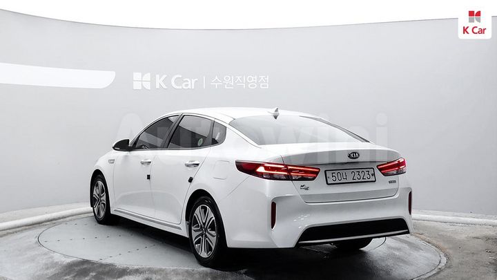 Kia K5 2018 KNAGU41EBJA026305 — 2
