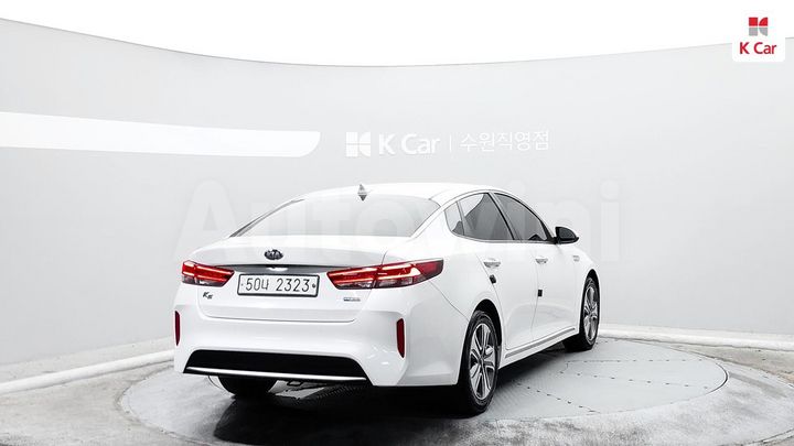 Kia K5 2018 KNAGU41EBJA026305 — 4