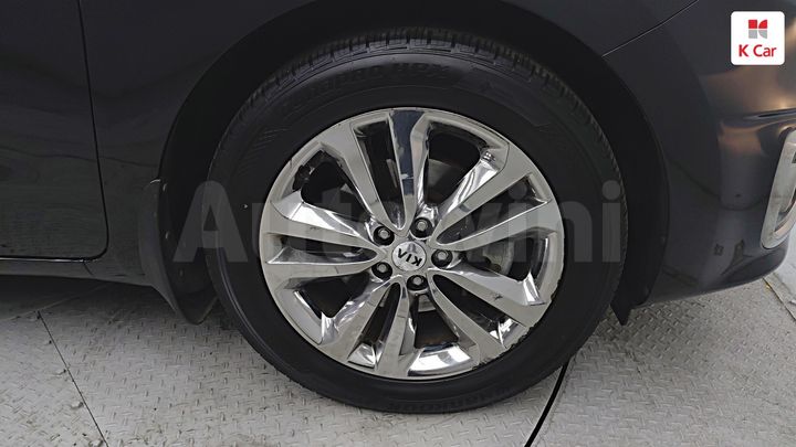 Kia Carnival 2018 KNAMC81ABJS373752 — 3
