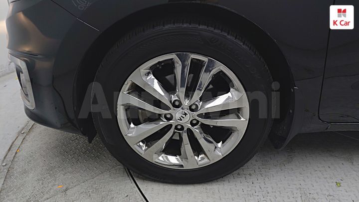 Kia Carnival 2018 KNAMC81ABJS373752 — 5