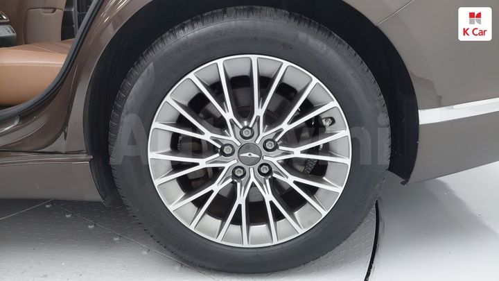 Genesis G80 2021 KMTGB41CBMU080786 — 3