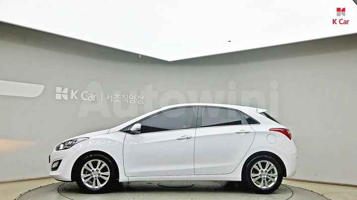 Hyundai i30 2015 KMHD251CBFU205223 — 3