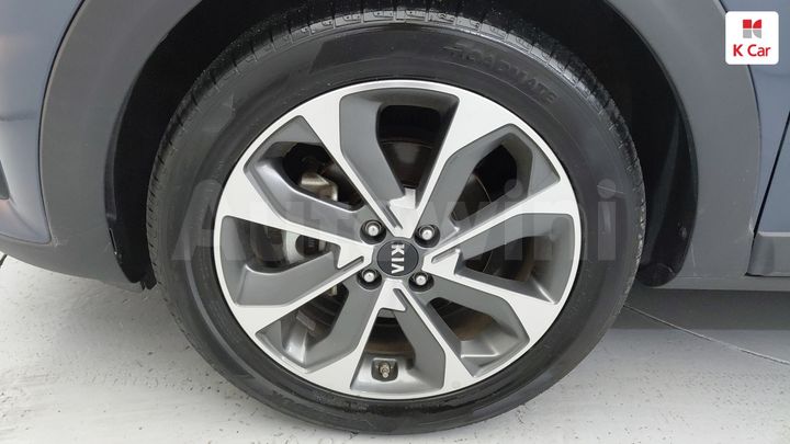 Kia Stonic 2018 KNADD814BJS193977 — 4