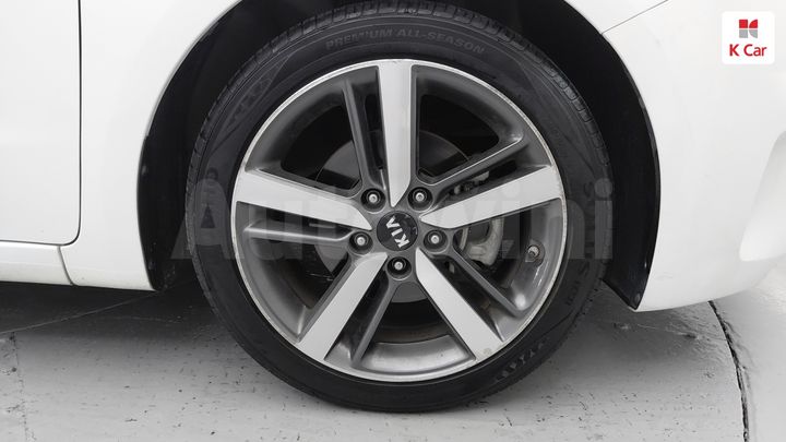 Kia K3 2017 KNAFK412BHA975183 — 4
