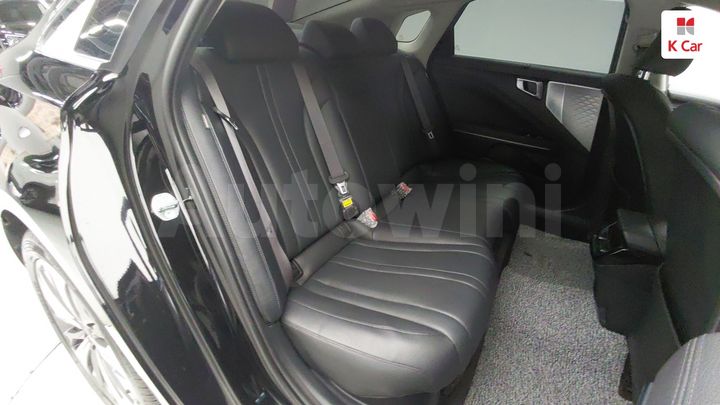 Kia K8 2022 KNAM2411BNA018586 — 4