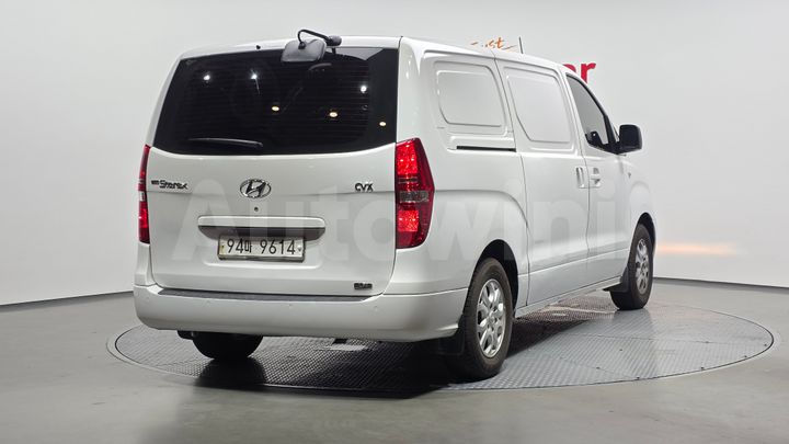 Hyundai Starex 2014 — 2