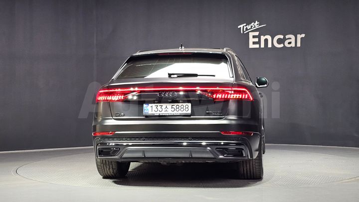Audi Q8 2023 — 4