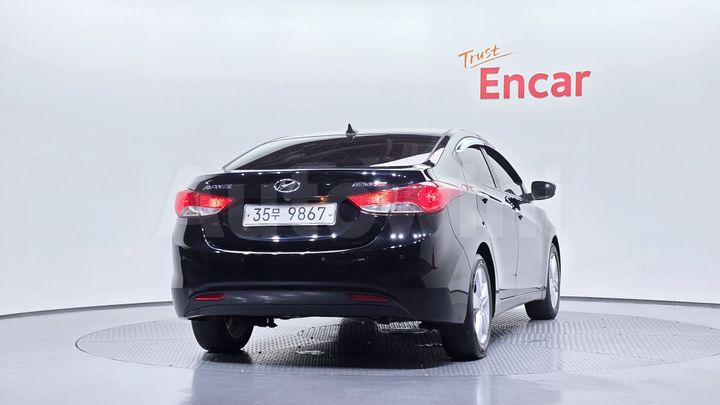 Hyundai Avante 2011 — 5